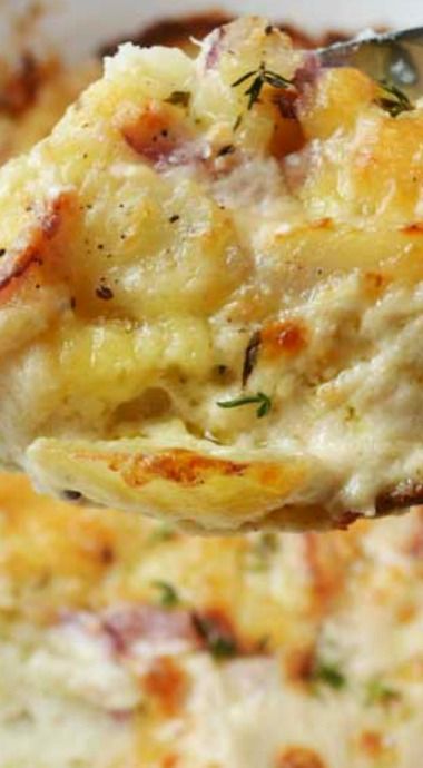 Creamy Garlic Parmesan Au Gratin Potatoes ~ The Most Delicious and Luxurious Creamy, Cheesy, Garlic-y Potatoes. Healthiest Cheese, Dauphinoise Potatoes, Potatoes Dauphinoise, Garlic Parmesan Potatoes, Au Gratin Potatoes, Gratin Potatoes, Cheesy Potato Casserole, Parmesan Potatoes, Cheesy Potato