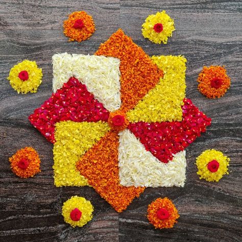 Happy onam# onam pookalam Onam Pukalam Simple, Flowers Rangoli Designs Ideas Diwali, Pookkalam Designs Onam Small Simple, Flower Welcome Decoration, Onam Pookalam Design 2024, Onam Pukalam, Easy Flower Rangoli Simple, Onam Rangoli Flower, Rangoli Using Flowers