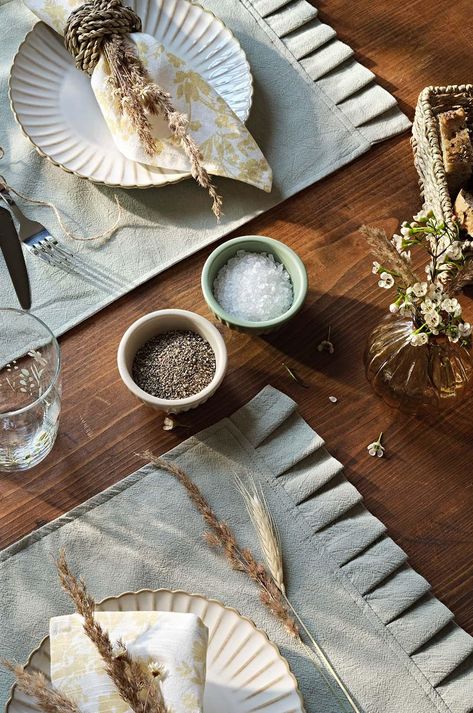 Dreamy Bedding, Rustic Tablescape, Primark Home, Dreamy Bed, Cosy Vibes, Colored Glass Vases, Pinch Bowls, Kitchen Necessities, Round Vase