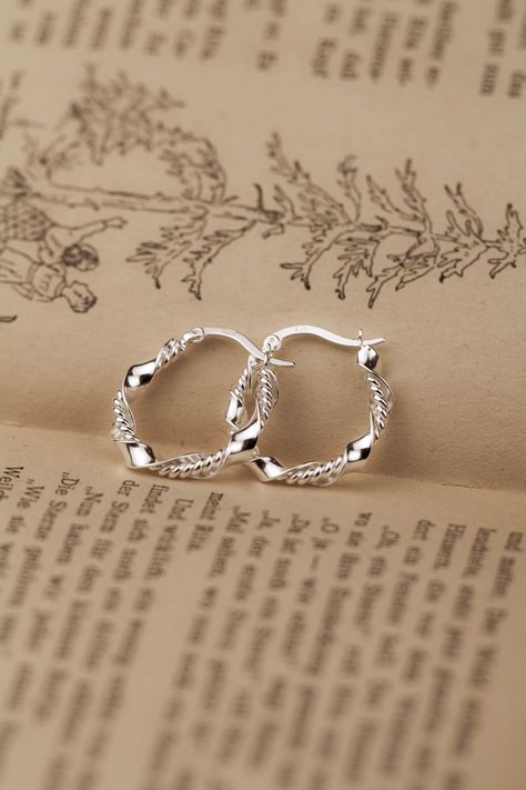 Cute Sterling Silver Earrings, Pretty Silver Earrings, Trending Earrings 2023, Silver Dainty Jewelry, Tvd Jewelry, Pretty Silver Jewelry, Cute Silver Earrings, Classic Silver Jewelry, Silver Earrings Aesthetic