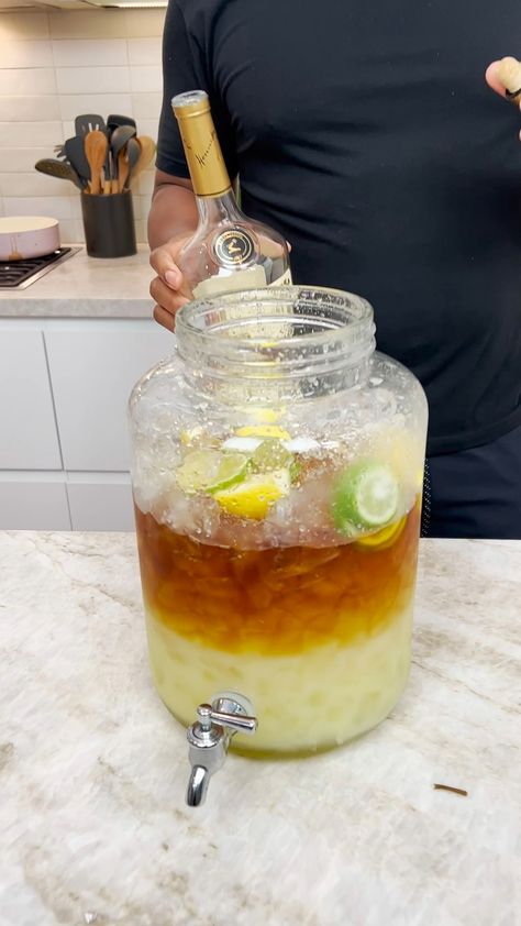 Hennessy Party Decorations, Hennessy Pineapple Lemonade, Hennessy Lemonade Recipe, Pineapple Hennessy Lemonade, Hennessy Lemonade, Hennessy Lemon Drop, Hennessy Punch Recipes, Hennessy Drinks Recipes Pineapple, Hennessy Punch