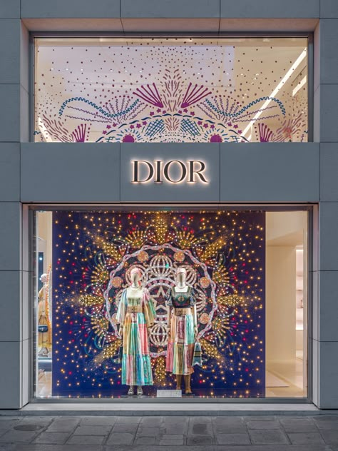 Festival Window Display, Festive Window Display Ideas, Diwali Window Display, Chanel Christmas Window, Dior Window Display, Window Display Christmas, Dior House, Harrods Christmas Window, Selfridges Christmas Window