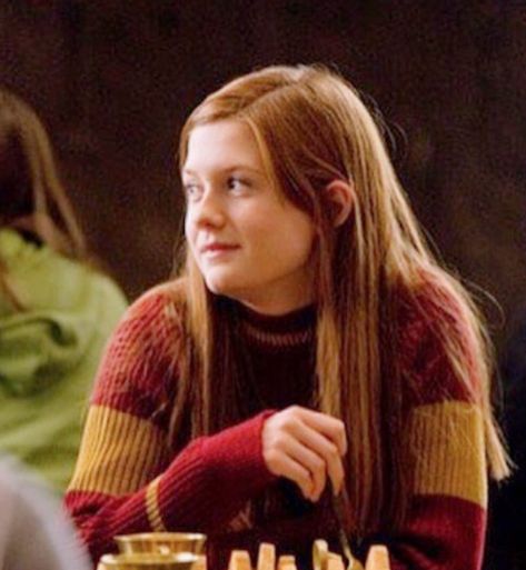 Ginny Weasley Aesthetic, Harry Potter Ginny, Weasley Aesthetic, Harry Potter Girl, Harry And Ginny, Harry Potter Icons, Bonnie Wright, Harry Potter Actors, Harry James Potter