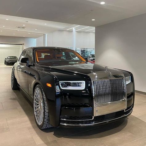 Rolls-Royce Vehicle Aesthetic, Rolls Royce Wallpaper, Roll Royce, Luxury Cars Range Rover, Billionaire Luxury, Rolls Royce Motor Cars, Luxury Vehicle, Luxury Cars Rolls Royce, Private Car