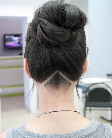 a simple, clean and very neat long undercut hairstyle for a chic look Undercut Ideas, Undercut Hair Designs, Under Cut, Undercut Hairstyles Women, Undercut Hair, Hair In A Bun, Undercut Long Hair, Undercut Designs, Shaved Hair Designs