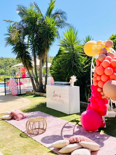 Summer Festival Hens Party Bachella Party, Party Deco Ideas, Festival Themed Party, Hen Party Decorations, Coachella Party, 17 Birthday, Hen Party Ideas, 18th Bday, Disco Cowgirl