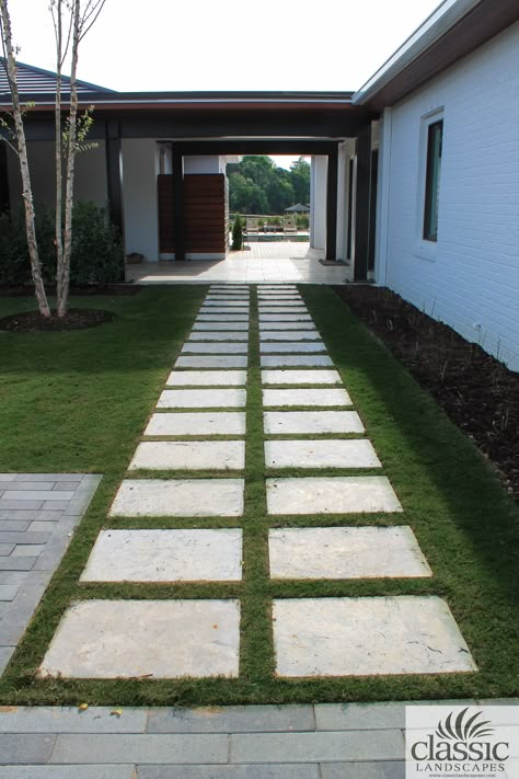 Front Yard Walkway Ideas, Yard Walkway Ideas, Front Yard Walkway, Yard Walkway, Diy Front Yard, Gravel Landscaping, House Outer Design, Walkway Ideas, Small Front Yard Landscaping