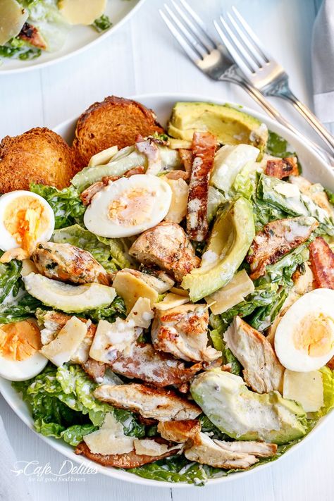 Avocado Caesar Salad, Salad Caesar, Salad Taco, Salad Macaroni, Chicken And Avocado, Resep Salad, Salad Ideas, Makanan Diet, Good Eat