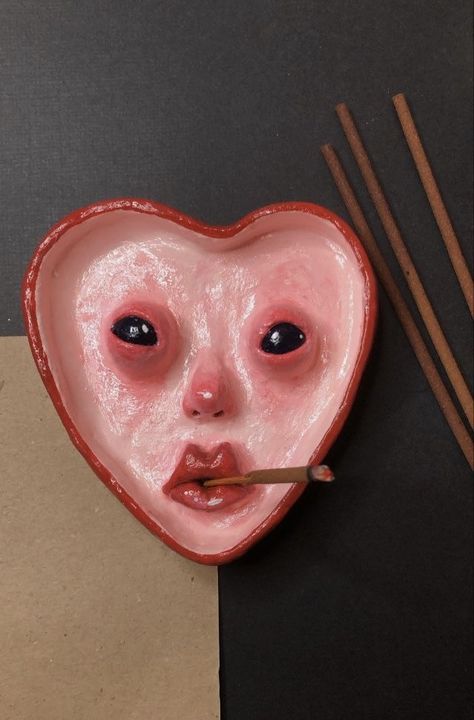 air dry clay idea (pin isn’t mine) Heart Shaped Ashtray Clay, Clay Bowl Heart, Clay Jewelry Box Diy, Clay Face Ashtray, Clay Ashtrays Aesthetic, Diy Ashtray Clay Incense Holder, Ashtrays Aesthetic, Things To Do With Modeling Clay, Clay Art Incense Holder