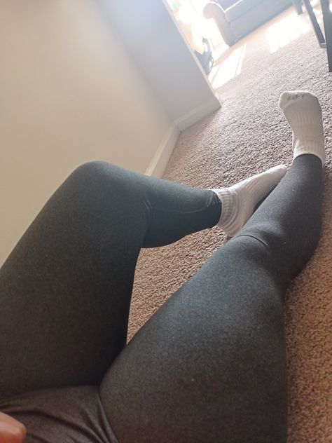 Leg Goals Aesthetic, Black Leggings Aesthetic, Tights Outfits Leggings, Girls With Leggings, Socks Over Leggings, Yoga Leggings Outfit, Alex Core, Sock Leggings, Black Leggins