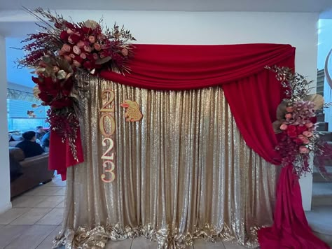 Red Black Gold Curtain Backdrop, Red And Gold Wedding Backdrop, Ruby Party Decorations, Red And White Photo Backdrop, Red And White Backdrop Ideas, Red And Silver Backdrop, Red And Gold Backdrop Ideas, Foil Curtain Backdrop Ideas Christmas, Xmas Backdrop Ideas