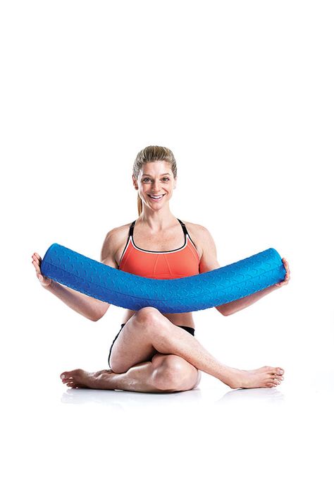 Eight ways to relieve aches and pains with a foam roller - Chatelaine Melt Method Exercises, Roller Exercises, Melt Method, Roller Workout, Foam Roll, Foam Roller Exercises, Lower Back Muscles, Foam Rollers, Yoga Iyengar