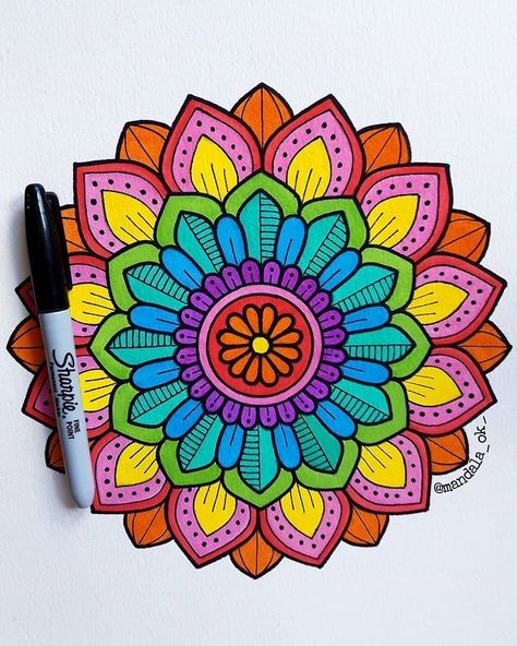 Mandala Zentangle, Mandala Doodle, Easy Mandala Drawing, Mandala Art Therapy, Mandalas Painting, Simple Mandala, Doodle Art Drawing, Mandala Design Pattern, Mandalas Drawing