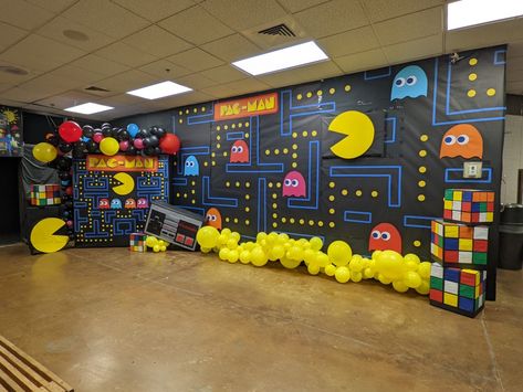 Cool Seating Ideas, Game On Decorations, Game On Decoration Ideas, Arcade Theme Decorations, Tetris Decorations Party, Pacman Hallway Decorations, Vbs 2023 Decorating Ideas, Pac Man Homecoming Float, 80s Theme Homecoming Float