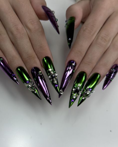 🕷️🔮🕸️🪲 #ukrainianmanicure #nails #nailsbrooklyn #brooklynnails#nailsdesign#nailsnycbrooklyn#nailart#manicure#manicurenyc#brooklyn#nycmanicure#nailsnyc#nailsdesign💅#nailsbrooklyn#magicnails#🪷#🧚🏼#✨ Dark Green And Purple Nails, Green And Purple Nails Ideas, Purple And Green Nails Acrylic, Green And Purple Nail Designs, Green Purple Nails, Purple Green Nails, Green And Purple Nails, Purple And Green Nails, Fantasy Nails