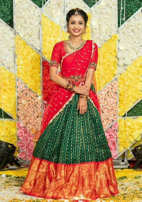 Dhavani Set, Langa Voni Half Saree, Puberty Function, Traditional Lehengas, Haldi Poses, Onam Outfits, Fancy Jumpsuit, Pattu Langa, Half Saree Function