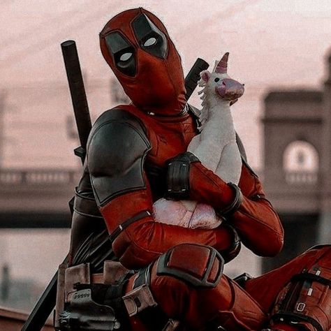 Deadpool Icons Ryan Reynolds, Deadpool Aesthetic Icon, Deadpool Wade Wilson, Deadpool Pfp Icon Aesthetic, Wade Wilson Aesthetic, Literally Me In Character, Ryan Reynolds Icons, Ryan Reynolds Aesthetic, Literally Me Characters Icon