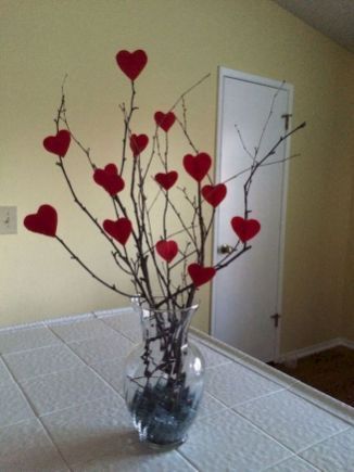 100 Adorable DIY Valentine's Day Decor Ideas that'll Make your Home Look Cute & Romantic - Hike n Dip Romantic Valentines Day, Diy Valentine's Day Decorations, Valentines Day Crafts, Diy Valentines Decorations, Valentine's Day Decorations, Short Article, Valentines Decor, Diy Valentine's Day, Valentines Crafts