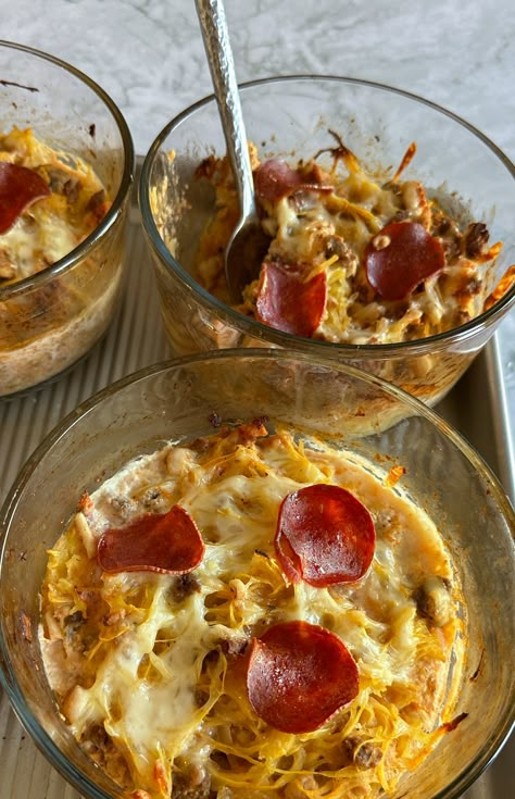 Spaghetti Squash Pizza Casseroles - Stay Fit Mom Dinner Ideas Spaghetti Squash, Stay Fit Mom Recipes Breakfast, Spaghetti Squash Bowls, Stay Fit Mom Recipes Meal Prep, Spaghetti Squash Meal Prep, Stay Fit Mom Meal Prep, Spaghetti Squash Pizza Bake, Stay Fit Mom Recipes, Spaghetti Squash Pizza Casserole