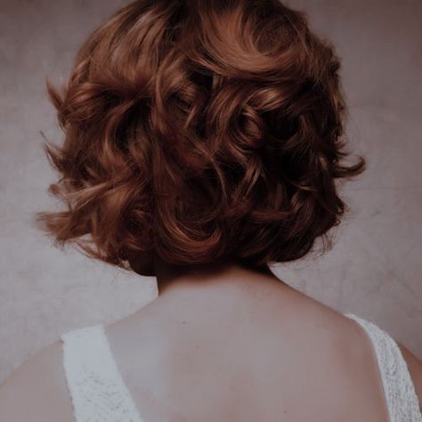 Red Hair Aesthetic Faceless, Short Red Hair Aesthetic, Curly Red Hair Aesthetic, Short Curly Ginger Hair, Curly Ginger Hair, Pixie Aesthetic, Mon Mothma, Derry Maine, Poofy Hair