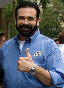 In Leaving Neverland (2019) a guy with a beard is yelling at me that his name is Billy Mays and he wants to sell me Oxi-Clean. This is a reference that Im actually watching old Billy Mays commercials because its been 10 years since his passing. RIP Billy Mays. Halloween Costume Ideas For Guys, Costume Ideas For Guys, Billy Mays, Guys With Beards, Celebrities Who Died, Sales Presentation, Awesome Beards, Thanks For The Memories, Beard Growth