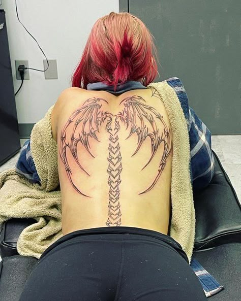 Wing Tattoos On Back, Aesthetic Tattoo Ideas, Emo Tattoos, Mommy Tattoos, Wicked Tattoos, Spine Tattoos For Women, Tattoos For Black Skin, Dope Tattoos For Women, Tattoo Style Drawings