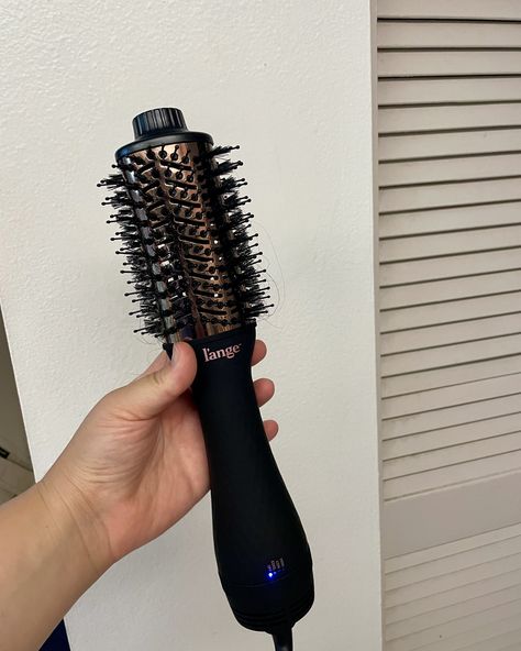 Haven’t done a “my thoughts on” post in a minute. After many years of using my last brush blow dryer - it finally died. I read so many reviews to find this @langehair blow dryer brush • perfect size for thick hair (60 mm) • takes all that frizz away (I didn’t use product above) • comes w/ this handy cover (LOVE IT) • less that $60 (on Amazon) Very impressed w/ how much frizz it got out without product 👏👏👏 #amazonreviews #amazonhair #amazonhairproduct #blowdrybrush #blowdrystyle #blowout... Blowout Hair Dryer, Blow Brush, Manifestation 2025, Brush Blow Dryer, Blowout Brush, Blow Dryer Brush, Blowdry Styles, Amazon Hair, Dryer Brush