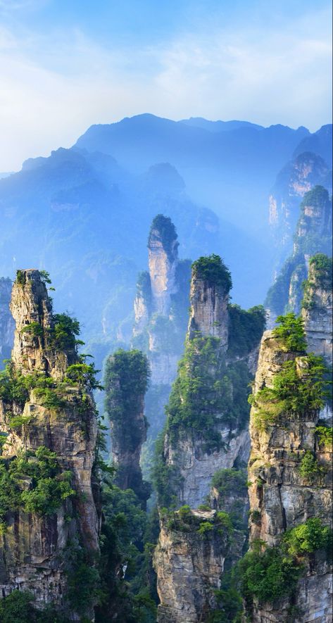 Iphone Wallpaper Nature, Zhangjiajie China, China Wallpaper, Beautiful National Parks, Mountain Landscape Photography, Zhangjiajie, Vina Del Mar, Alien Planet, Wallpaper Nature