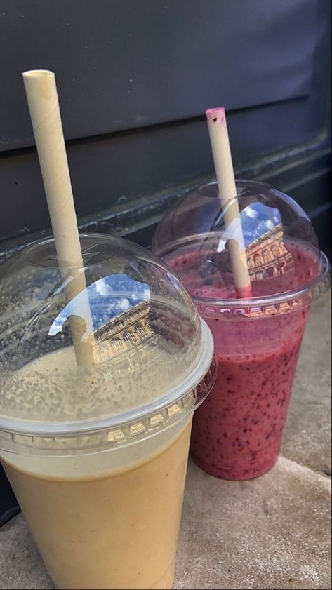 Smoothie date
Smoothie aesthetic
Food aesthetic
Fake Instagram story
Drinks aesthetic Milkshake Shop, Date Smoothie, Smoothie Shop, Hearty Snacks, Summer Sweets, Weight Gain Meals, Summer Smoothies, Smoothie Cup, Healthy Drinks Smoothies