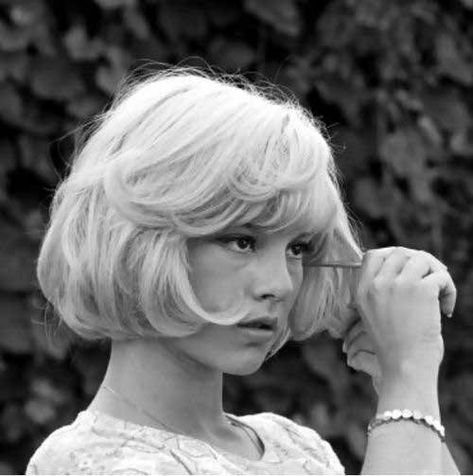 French Bob Hairstyles, vintage 60s styles, haircuts, hairstyles French Bob, Sylvie Vartan, Cut My Hair, Vintage Hair, Grunge Hair, 인물 사진, Short Bob Hairstyles, Bob Hairstyle, Vintage Hairstyles