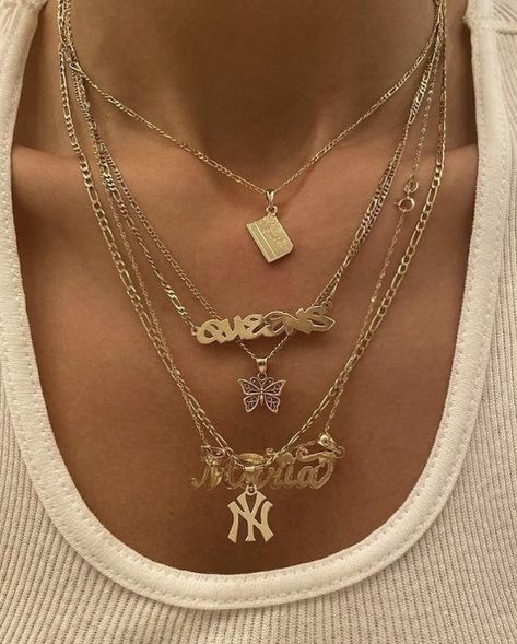 Xoxo Jewelry, Dope Jewelry Accessories, The Bling Ring, Stacked Necklaces, Necklaces Gold, Jewelry Accessories Ideas, Dope Jewelry, Jewelry Fashion Trends, Stacked Jewelry