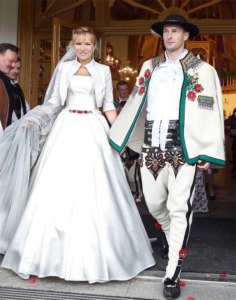 Traditional Wedding of Polish Highlanders - Imgur Traditional Polish Wedding, Polish Wedding Traditions, Polish Wedding, Wedding Traditions, Inspo Board, Wedding Attire, Traditional Wedding, Curvy Fashion, Future Wedding