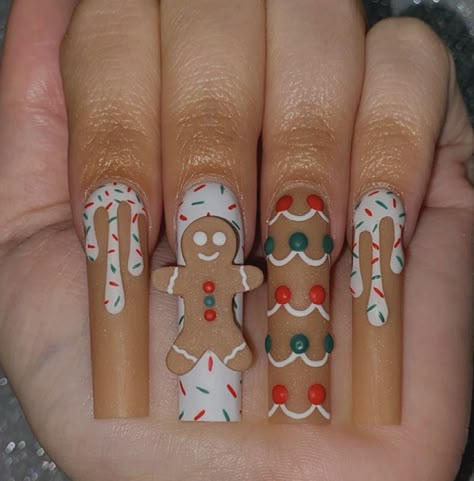 Christmas Nails Gift Wrap, Gingerbread Nails Acrylic Coffin, Christmas Nails Gingerbread House, Christmas In July Nail Designs, November Acrylic Nail Ideas, Ginger Bread Nails Christmas, Christmas Nails Acrylic Gingerbread, Christmas Nails Gingerbread Man Pink, Cookie Nails Design