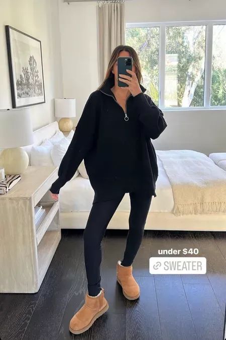 Comfortable Outfits Leggings, Black Leggings Autumn Outfit, Zip Up Uggs Outfit, Comfortable Autumn Outfit, Black Sweater Black Leggings, Basic Fall Outfits Leggings, Leggings And Hoodie Outfit Winter, Super Casual Fall Outfits, Legging Ugg Outfit