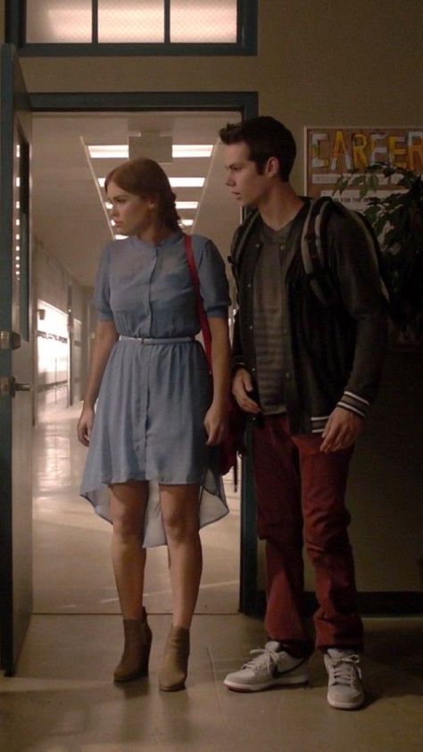 Lydia Outfits, Teen Wolf Lydia, Lydia Martin Style, Lydia Teen Wolf, Lydia Martin Outfits, Teen Wolf Outfits, Stiles And Lydia, Lydia Martin, Wolf Wallpaper