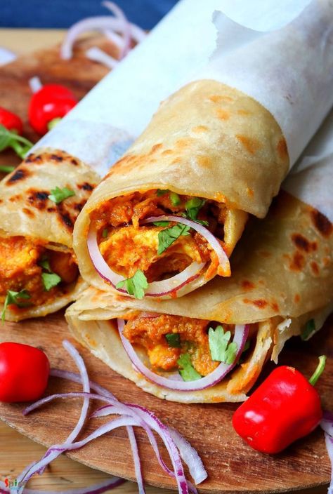 Chaat Photography, Kabab Roll, Paneer Roll, Chicken Bhuna, Chicken Kabab, Indian Food Photography, Food Spicy, Chicken Roll, Simple Family Meals