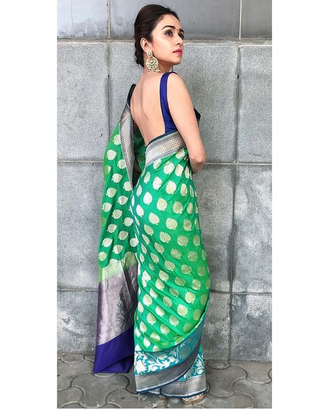 Amruta Khanvilkar Saree, Banarsi Blouse, Amruta Khanvilkar, Fashion Style Women, Backless Blouse Designs, Traditional Indian Outfits, Backless Blouse, Saree Trends, Elegant Saree