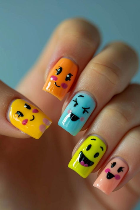 Playful Emoji Nail Art Designs For Short Nails Smiley Nail Art Faces, Smile Nail Art Smiley Faces, Nail Art Smile, Emoji Nails Design, Smiley Face Nail Ideas, Smile Nail Art, Novelty Nails, Smiley Nail Art, Happy Face Nails