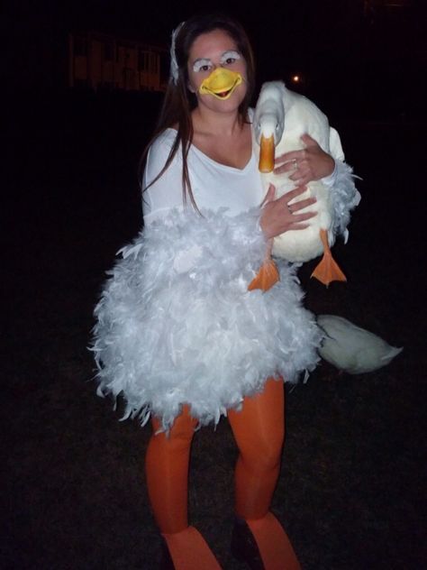 My DIY duck costume was a success!!! Duck Costume For Women, Diy Duck Costume, Goose Mask, Duck Outfit, Duck Costume, Duck Mask, Duck Costumes, Duck And Ducklings, Duck Pins