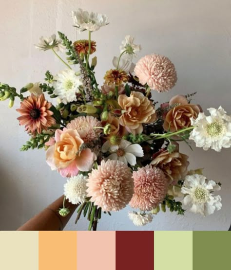 A Bouquet Of Flowers, Bouquet Inspiration, Bouquet Of Flowers, Wedding Mood, Arte Floral, Italy Wedding, Flower Farm, Intimate Weddings, Beautiful Blooms