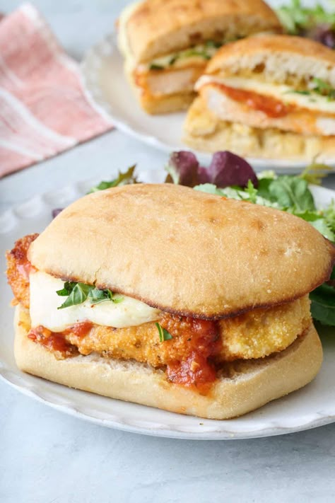 Chicken Parmesan Sandwich Recipe, Chicken Breast Sandwich Recipes, Chicken Breast Sandwich, Sandwich Recipes Indian, Chicken Parmesan Sandwich, Chicken Recipes Instant Pot, Sauteed Chicken Breast, Lunch Recipes Indian, Smoked Chicken Breast