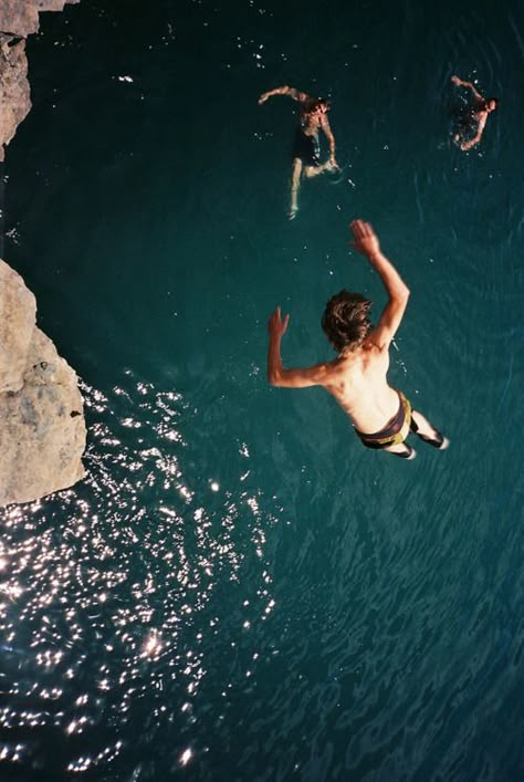 Orange Environment, Swimming In The Ocean, Cliff Diving, Fotografi Vintage, Have Inspiration, Into The Water, Kamikaze, Parkour, In The Ocean