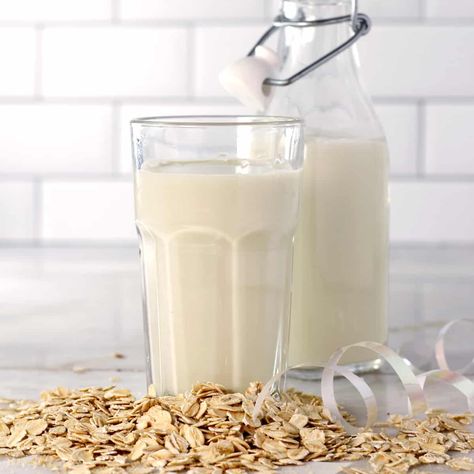 How to Make Oat Milk (creamy not slimy) - Green Smoothie Gourmet Oat Milk Benefits, Homemade Oat Milk, Dairy Intolerance, Oat Milk Recipe, How To Make Oats, Alfredo Sauce Recipe Homemade, Milk Benefits, Resep Smoothie, Milk Dairy