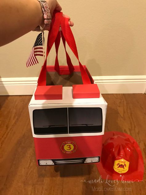 Diy Firetruck Cardboard, Diy Fireman Costumes, Fire Truck Costume, Diy Fire Truck, Truck Costume, Fire Truck Craft, Kid Art Projects, Fireman Costume, Cardboard Costume