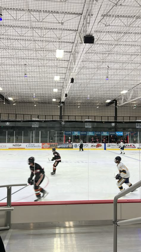 Hockey Aethstetic, Ice Hockey Game Aesthetic, Hockey Practice Aesthetic, Hockey Ice Rink, College Hockey Aesthetic, Hockey Astethic, Breakaway Grace Reilly, Hockey Game Aesthetic, Hockey Player Aesthetic