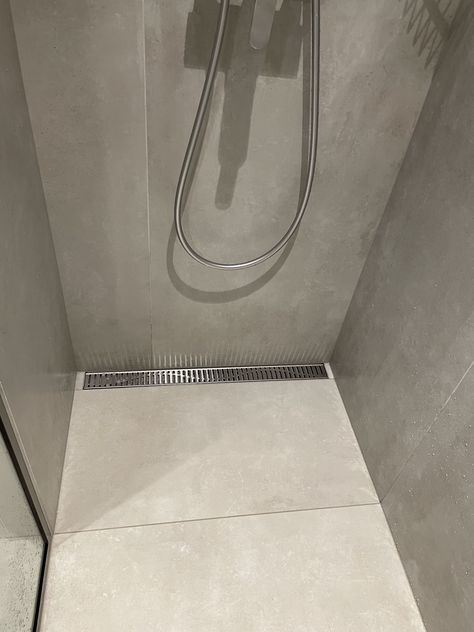 Shower Drainage Design, Bathroom Floor Drain Ideas, Bathroom Drainage, Bathroom Tile Design Ideas, Bathroom Wall Tile Design, Bathroom Layout Plans, Toilet And Bathroom Design, Simple Bathroom Designs, Tile Design Ideas