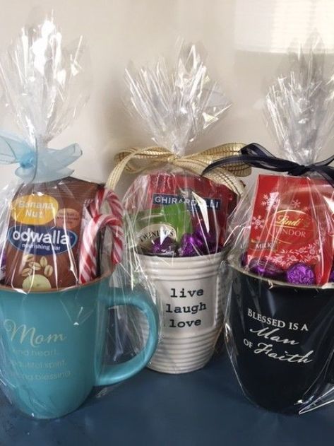 Gift mugs filled with chocolates, teas or healthy snacks make great gifts for men or women. #giftbaskets Baskets For Men, Gift Baskets For Men, Gift Baskets For Women, Spa Gift Basket, Diy Gift Baskets, Gift Mugs, Super Gifts, Spa Gift, Cadeau Diy