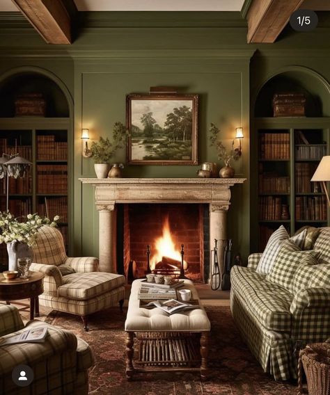 Farm Style House Interior Victorian, English Snug, Victorian Hotel, Sofas Ideas Living Room, Sofa Design Ideas, Toll Brothers, Cottage Living Rooms, Corner House, Country Living Room