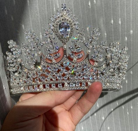 Wedding Sparkles, Quince Crowns, Bridal Crown Crystal, Quinceanera Jewelry, Quinceanera Crown, Handmade Crown, Tiara Accessories, Crown Aesthetic, Crown Silver