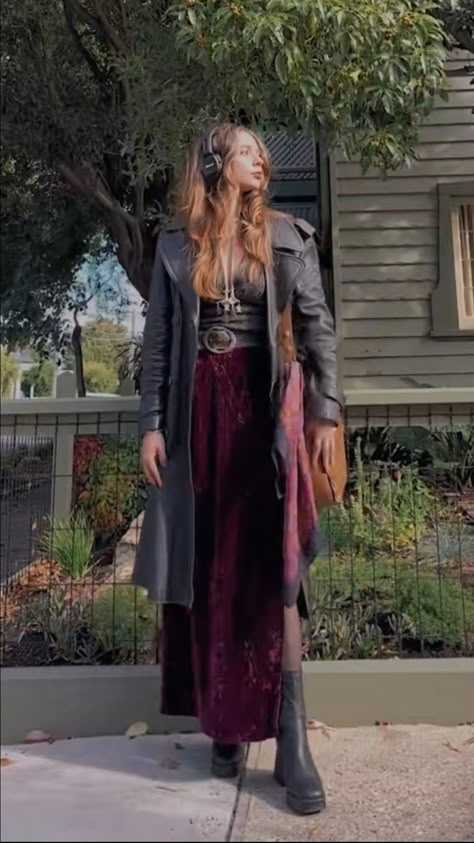 Witchy Outfits, Most Creative Halloween Costumes, Halloween Costumes 2022, Halloween This Year, Witch Outfit, Crisp Autumn, Trendy Outfit Ideas, Creative Halloween Costumes, Whimsical Fashion